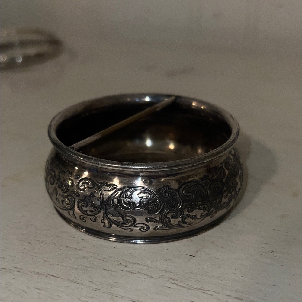 Stunning Antique Silver Plated embossed ash try Superior S.p. Co